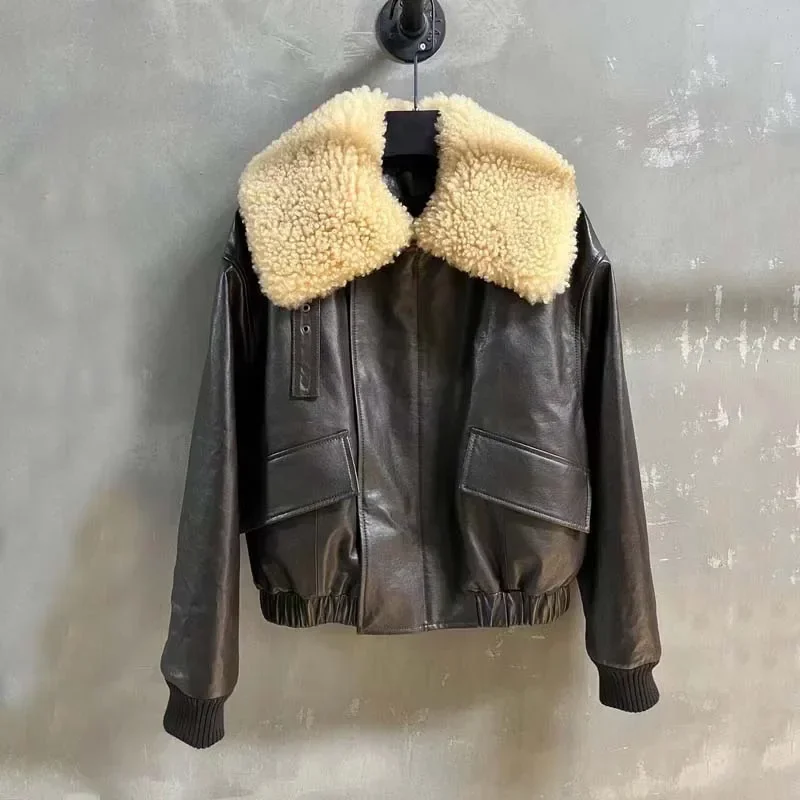 Women's Genuine Leather Jacket 2025 Winter Thick Warm Natural Sheep Wool Collar Short Length Coat New Arrival
Women's Genuine Leather Jacket 2025 Winter Thick Warm Natural Sheep Wool Collar Short Length Coat New Arrival