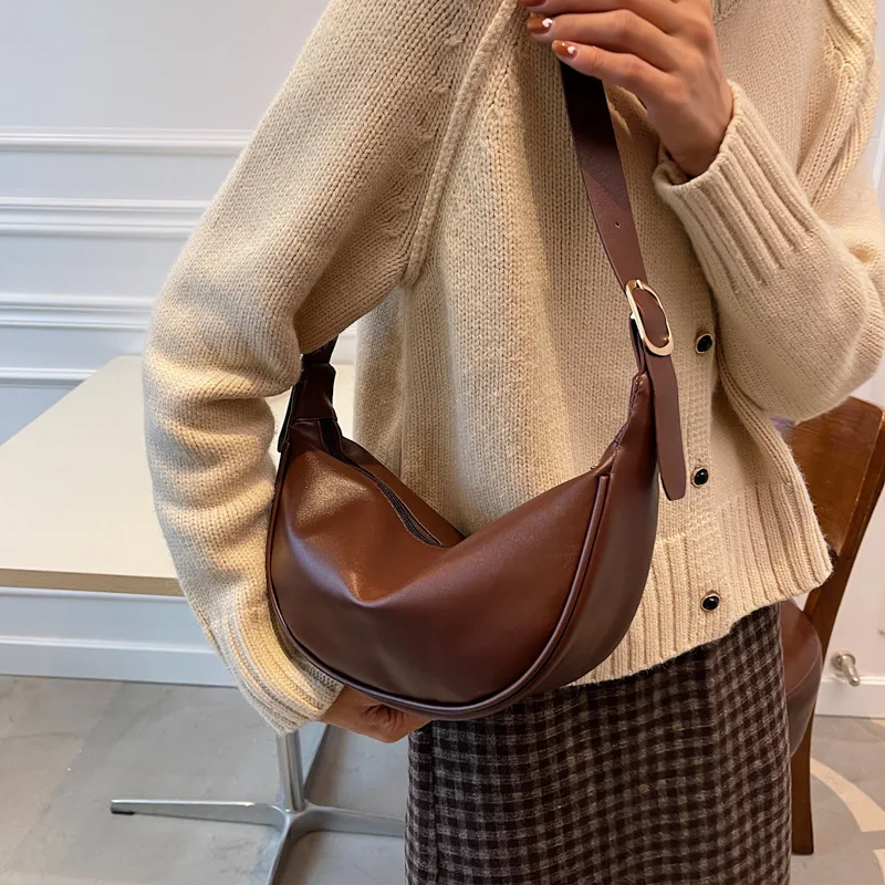 Autumn and Winter 2022 Crossbody Bags for Women PU Leather Zipper Subaxillary Shoulder Bags Retro Adjustable Strap
Autumn and Winter 2022 Crossbody Bags for Women PU Leather Zipper Subaxillary Shoulder Bags Retro Adjustable Strap