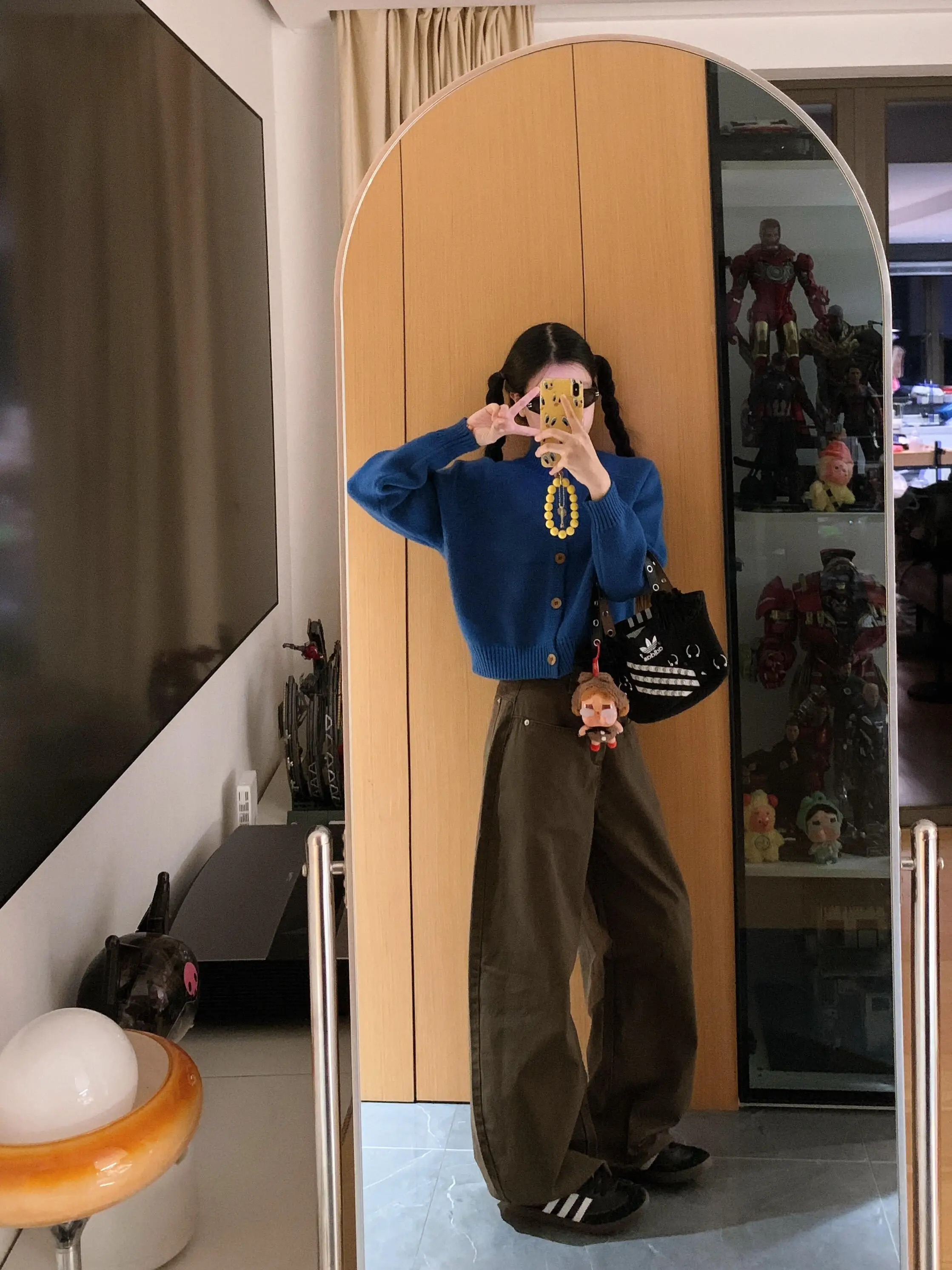Blue Stand Collar Open Cardigan Women's Knitted Top Early Autumn New Korean Style Loose Fit Soft Long Sleeve Sweater Jacket
Blue Stand Collar Open Cardigan Women's Knitted Top Early Autumn New Korean Style Loose Fit Soft Long Sleeve Sweater Jacket