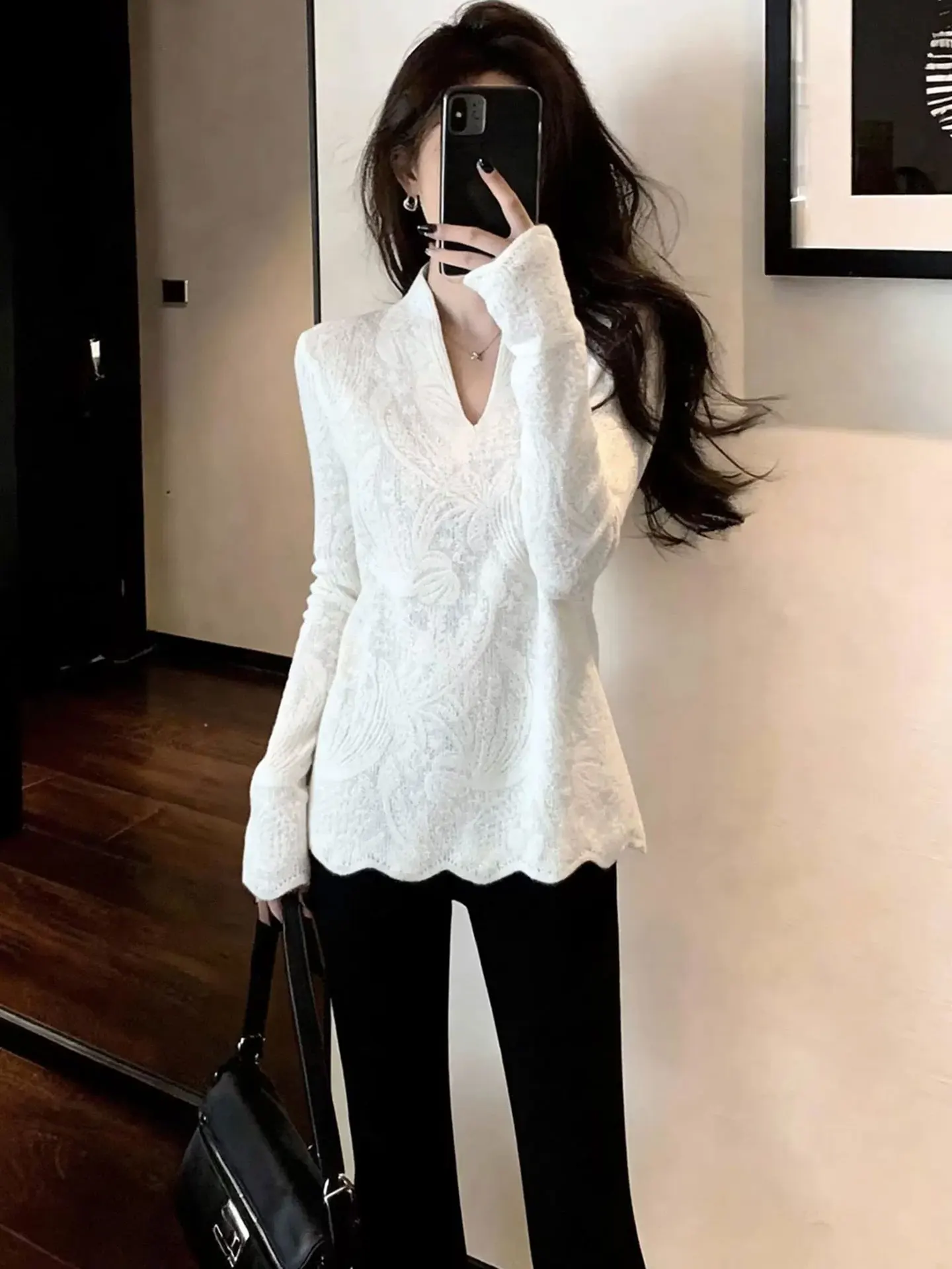 Chic V-Neck Long Sleeve Knitwear Loose Fit Base Layer Shirt Elegant Spring Fashionable Top Comfortable Korean Style Commute
Chic V-Neck Long Sleeve Knitwear Loose Fit Base Layer Shirt Elegant Spring Fashionable Top Comfortable Korean Style Commute