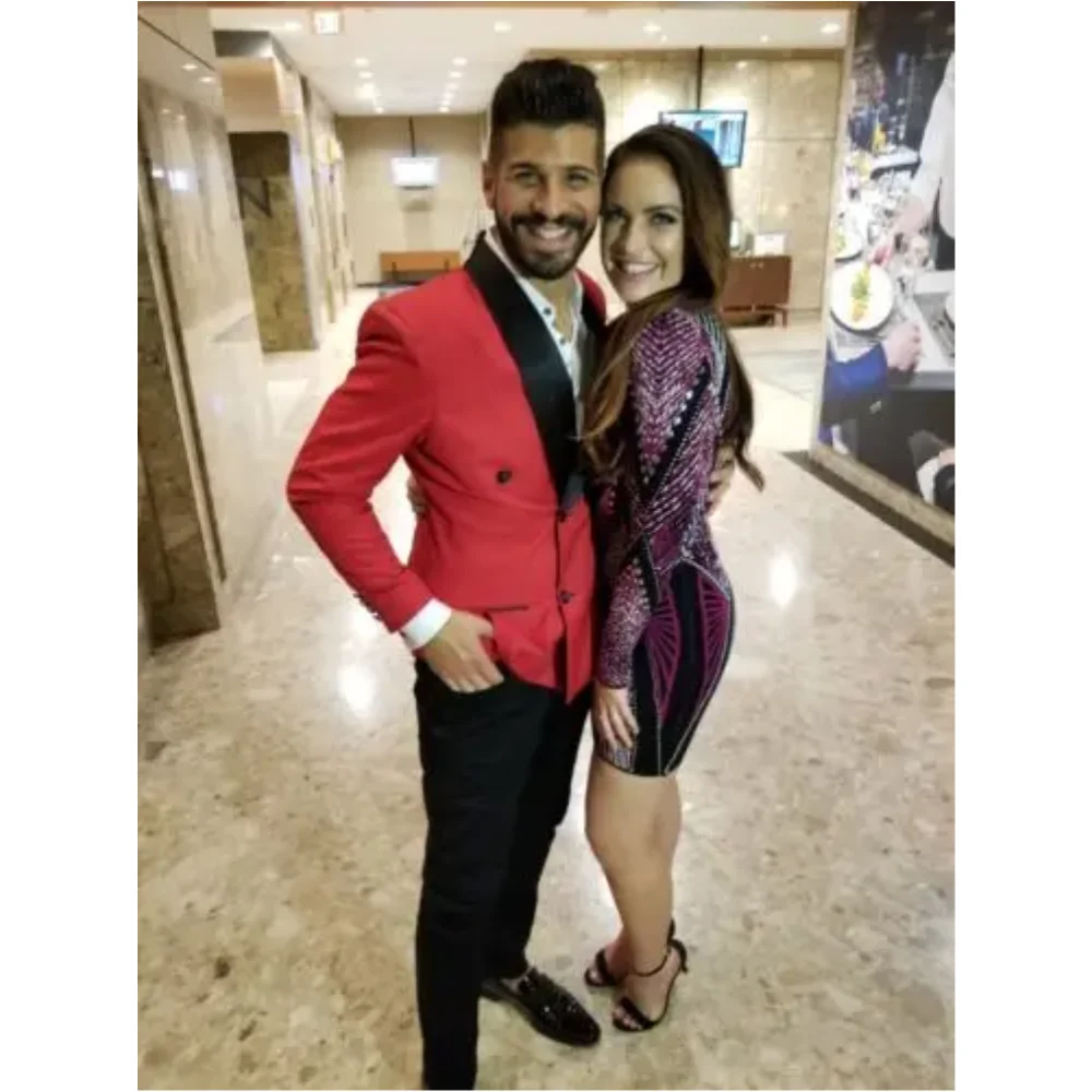 Double Breasted Red Jacket With Black Lapel Black Pant Groom Tuxedos Costume Homme Wedding Groomsman Men Suits 2 Pieces
Double Breasted Red Jacket With Black Lapel Black Pant Groom Tuxedos Costume Homme Wedding Groomsman Men Suits 2 Pieces