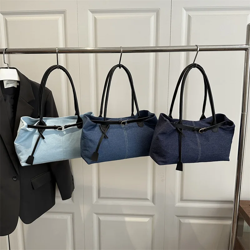 Зимняя повседневная сумка через плечо 2025 года, минималистичная женская сумка через плечо, изысканная сумка-тоут «день-ночь», универсальная сумка-слинг
Зимняя повседневная сумка через плечо 2025 года, минималистичная женская сумка через плечо, изысканная сумка-тоут «день-ночь», универсальная сумка-слинг