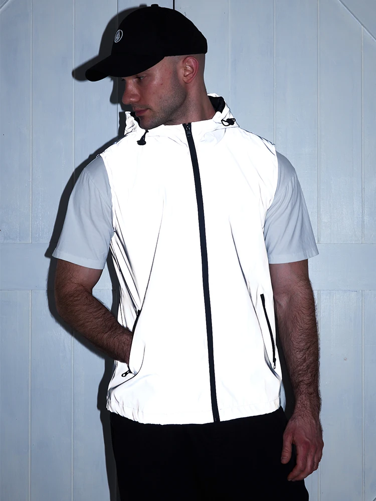 Светоотражающий жилет без рукавов с капюшоном, весна-лето, тонкая модная уличная одежда, светящаяся куртка без рукавов в стиле хип-хоп для ночного бега, езды на велосипеде
Светоотражающий жилет без рукавов с капюшоном, весна-лето, тонкая модная уличная одежда, светящаяся куртка без рукавов в стиле хип-хоп для ночного бега, езды на велосипеде