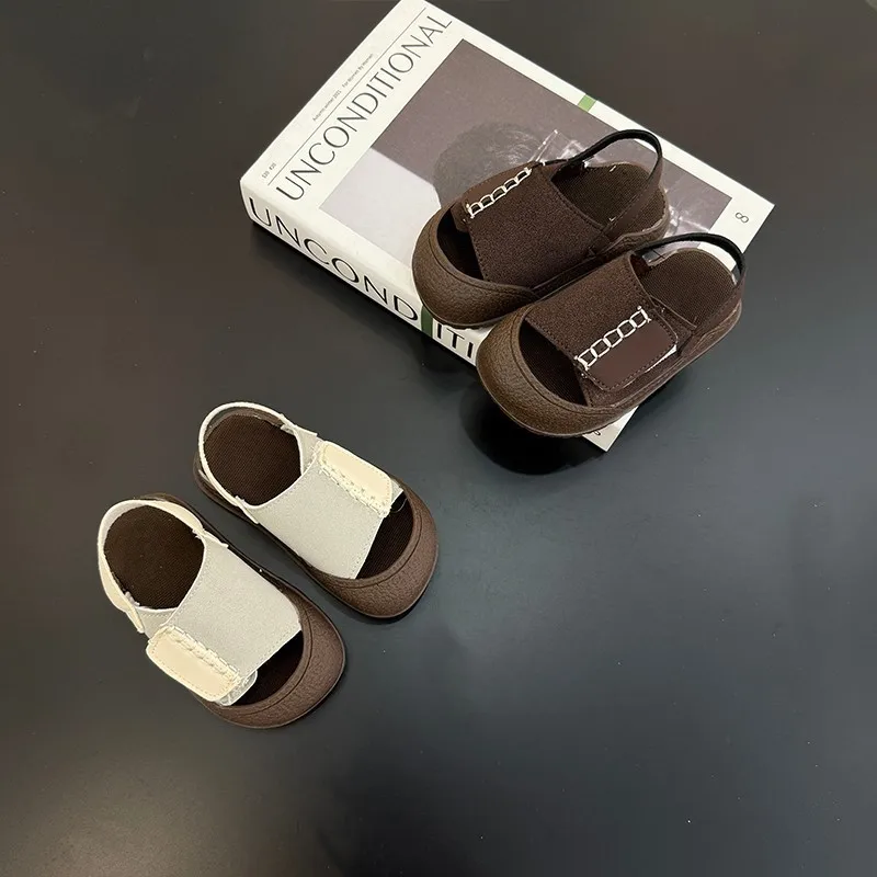 Брендовые детские сандалии2025Новая летняя детская обувь Прогулочная обувь на мягкой подошве Модная обувь для девочек Ретро обувь для мальчиков Allmatch Сандалии для девочекбосоножки
Брендовые детские сандалии2025Новая летняя детская обувь Прогулочная обувь на мягкой подошве Модная обувь для девочек Ретро обувь для мальчиков Allmatch Сандалии для девочекбосоножки