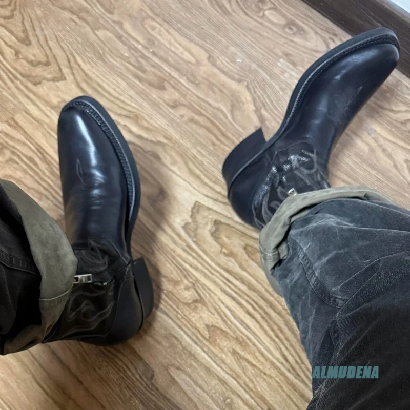 Embroidery Pointed Toe Western Cowboy Ankle Boots Men's Black Leather Side Zipper Block Heel Casual Street Style Fashion Shoes
Embroidery Pointed Toe Western Cowboy Ankle Boots Men's Black Leather Side Zipper Block Heel Casual Street Style Fashion Shoes