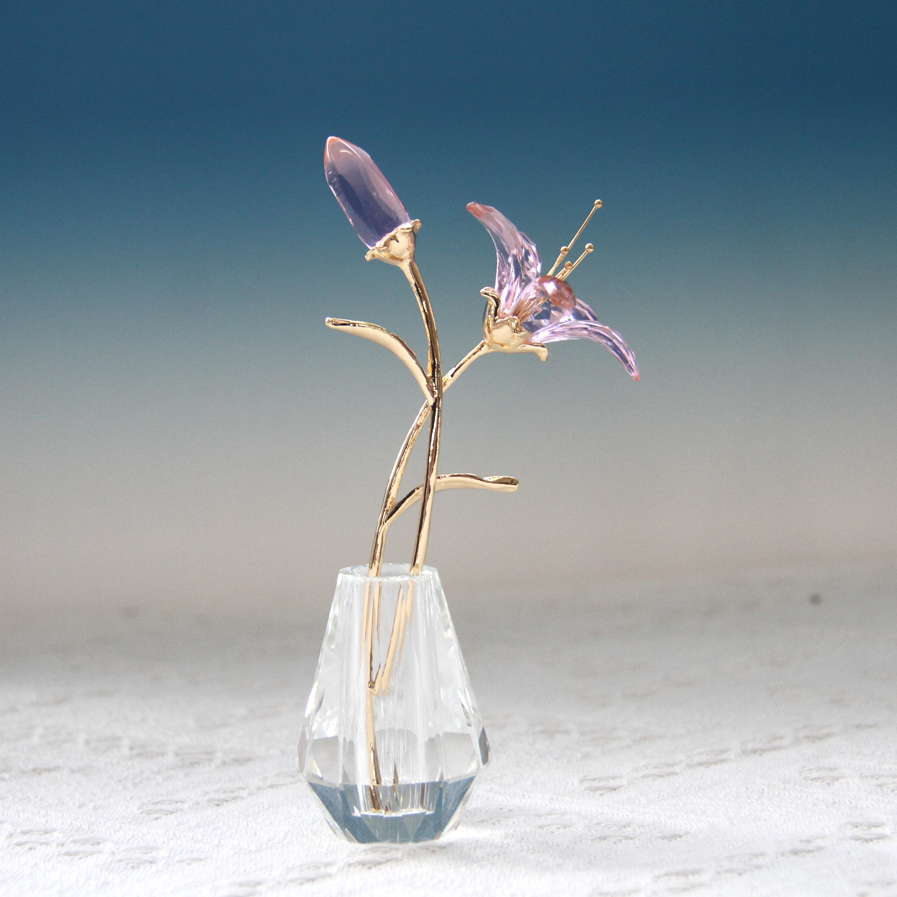 Mini Crystal Glass Greenish Lily Flower Ornament with Vase Simulation for Bedroom Office Porch Desktop Decoration Paperweight
Mini Crystal Glass Greenish Lily Flower Ornament with Vase Simulation for Bedroom Office Porch Desktop Decoration Paperweight