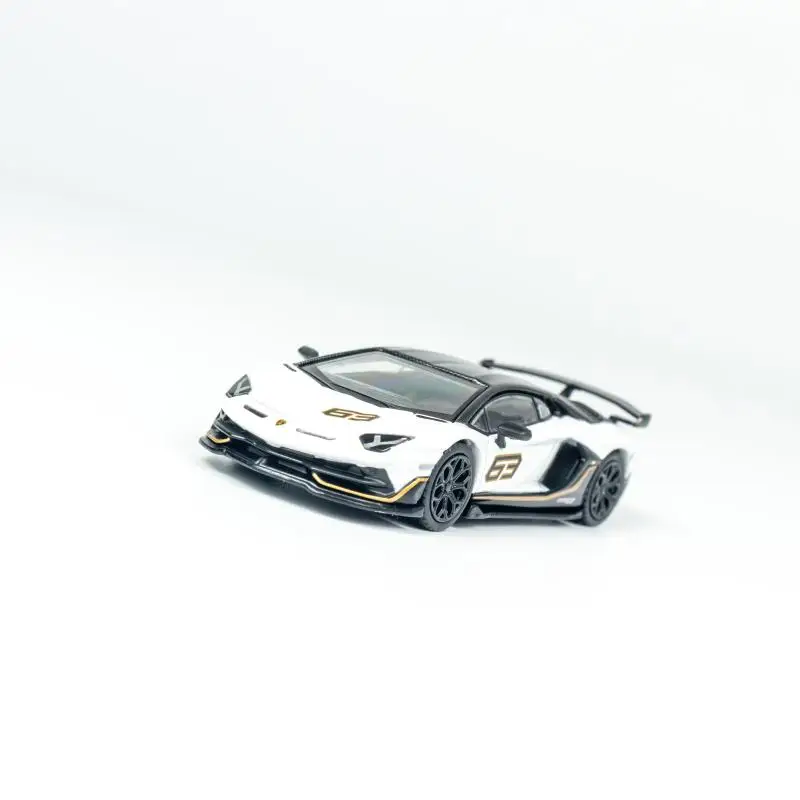 1:64 Lamborghini Aventador SVJ Bull 63 # Украшение для коллекции моделей автомобилей из литого под давлением сплава, детская игрушка, декоративный подарок для взрослых.
1:64 Lamborghini Aventador SVJ Bull 63 # Украшение для коллекции моделей автомобилей из литого под давлением сплава, детская игрушка, декоративный подарок для взрослых.