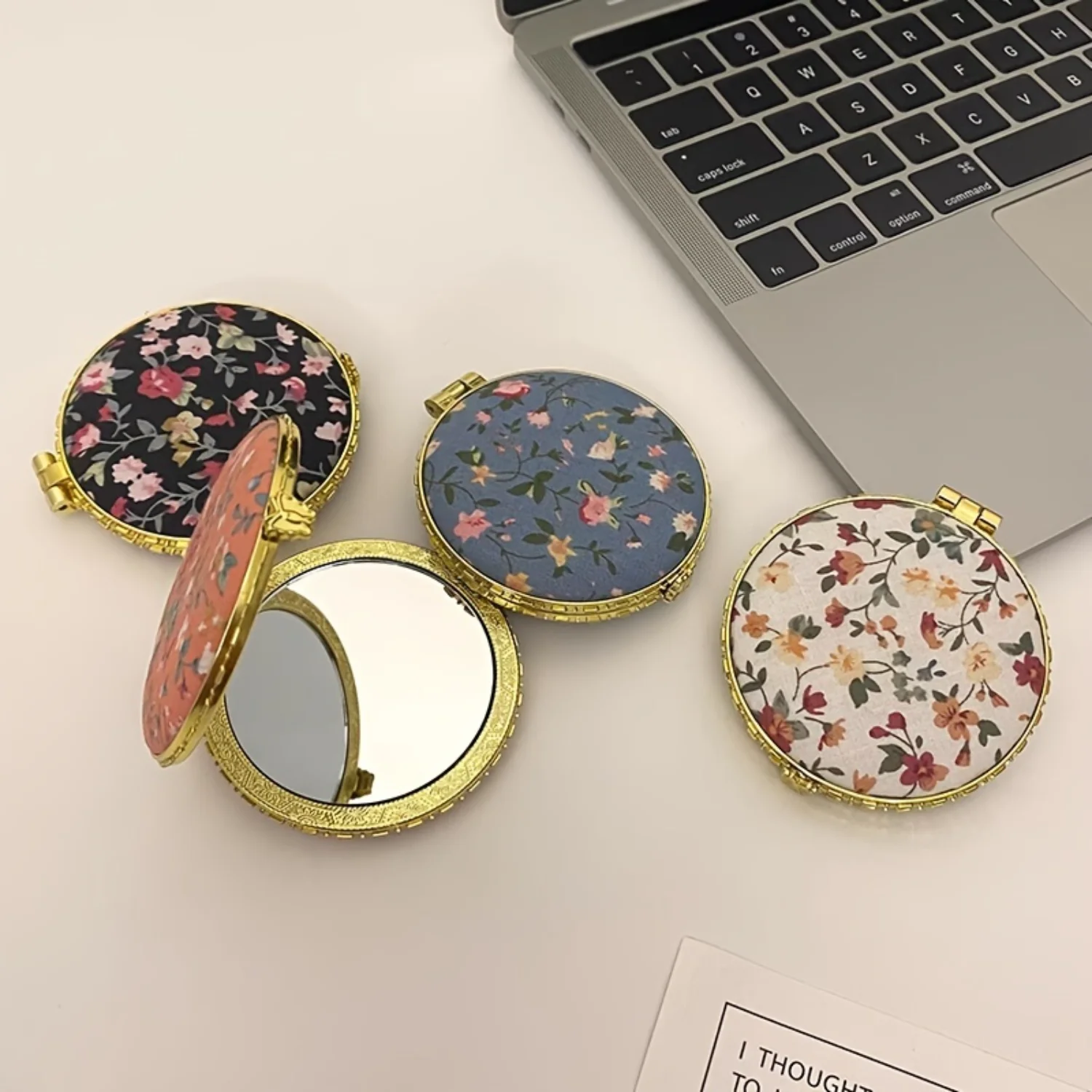 1pc Double-sided Portable Makeup Mirror, Folding Mini Beauty Mirror, Floral Pattern Makeup Mirror, Carry-on Makeup Mirror, Pocke
1pc Double-sided Portable Makeup Mirror, Folding Mini Beauty Mirror, Floral Pattern Makeup Mirror, Carry-on Makeup Mirror, Pocke