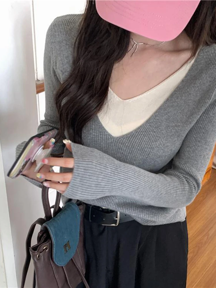 Autumn Winter Simple Fashion Sweater Ladies Patchwork Casual Fake Two Pieces Elegant V-neck Pullover Knitted Tops
Autumn Winter Simple Fashion Sweater Ladies Patchwork Casual Fake Two Pieces Elegant V-neck Pullover Knitted Tops