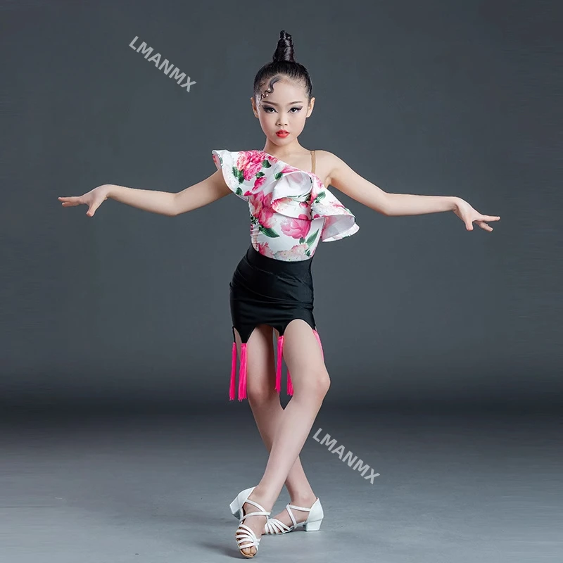 Girls' summer performance outfit with lotus leaf sleeves and floral patterns, professional practice outfit set
Girls' summer performance outfit with lotus leaf sleeves and floral patterns, professional practice outfit set