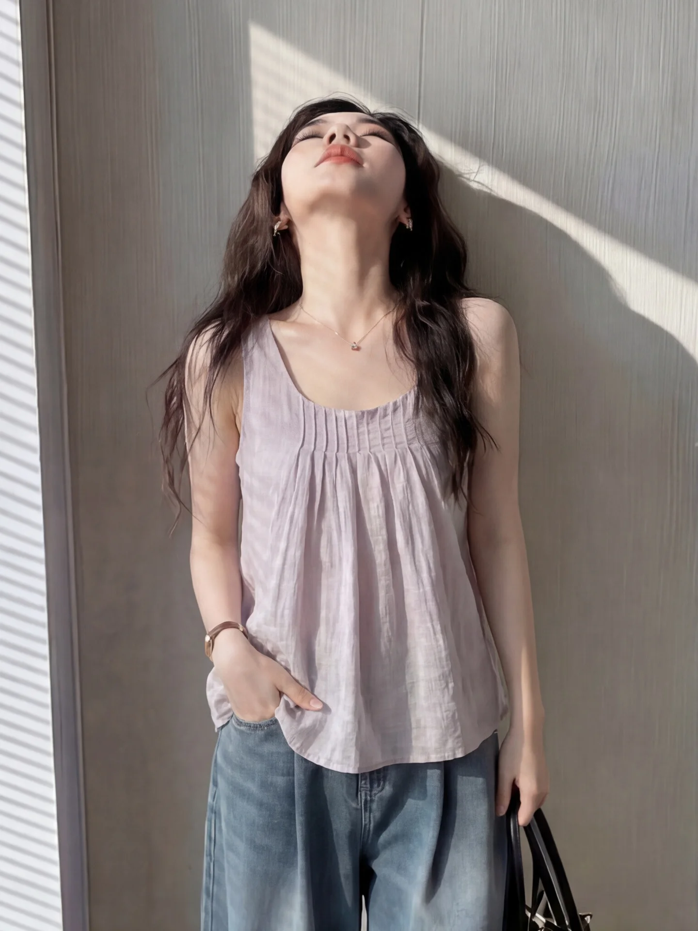 Pink Knot Strap Vest Women's Summer New Unique Beautiful Pleated Sleeveless Small Shirt Top Fashion Versatile Style
Pink Knot Strap Vest Women's Summer New Unique Beautiful Pleated Sleeveless Small Shirt Top Fashion Versatile Style