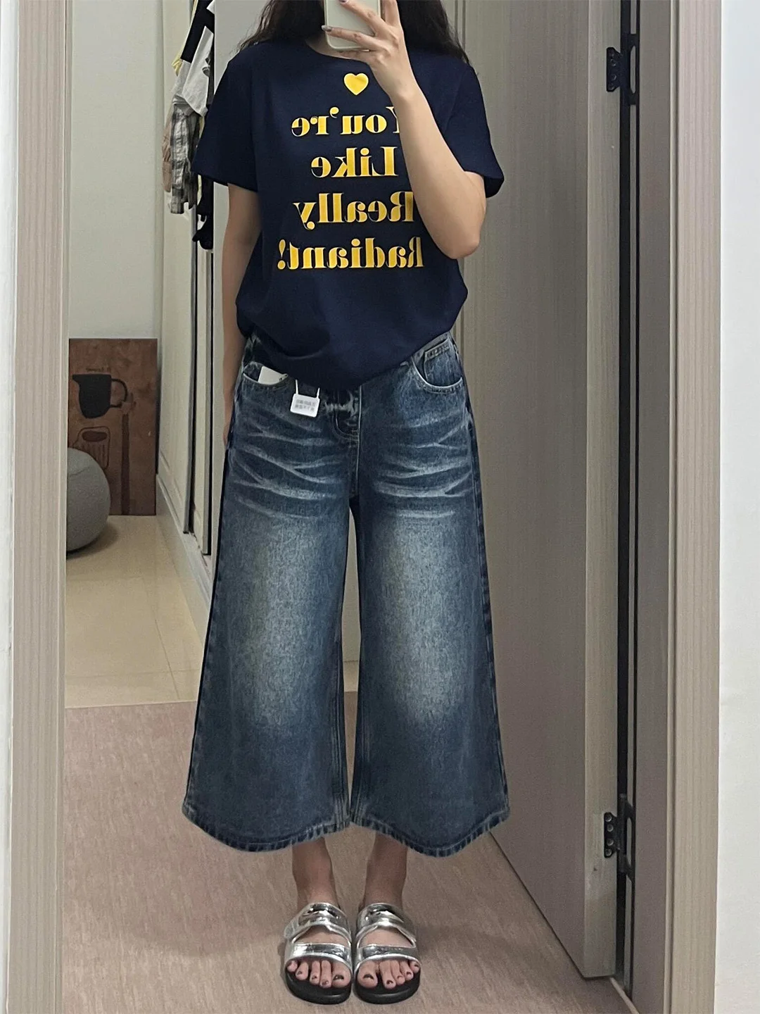 High Waist Wide Leg Vintage Distressed Denim Shorts Women's Summer New Style Lazy Style 7/8 Length Straight Cut Jeans Shorts
High Waist Wide Leg Vintage Distressed Denim Shorts Women's Summer New Style Lazy Style 7/8 Length Straight Cut Jeans Shorts
