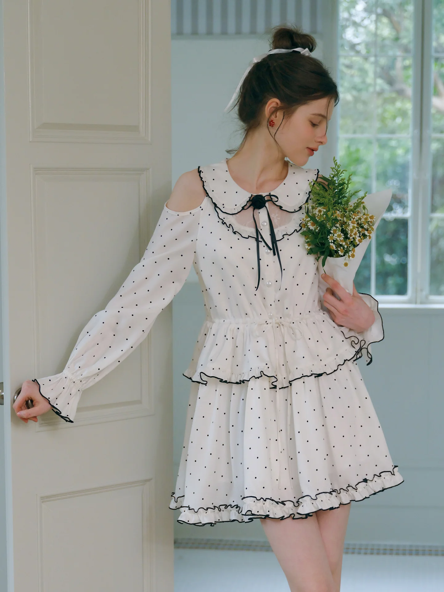 White Belted Short Dress Women Spring Vintage Floral Doll Collar Bell Sleeve Dress Skin-friendly Breathable A-Line Skirt
White Belted Short Dress Women Spring Vintage Floral Doll Collar Bell Sleeve Dress Skin-friendly Breathable A-Line Skirt