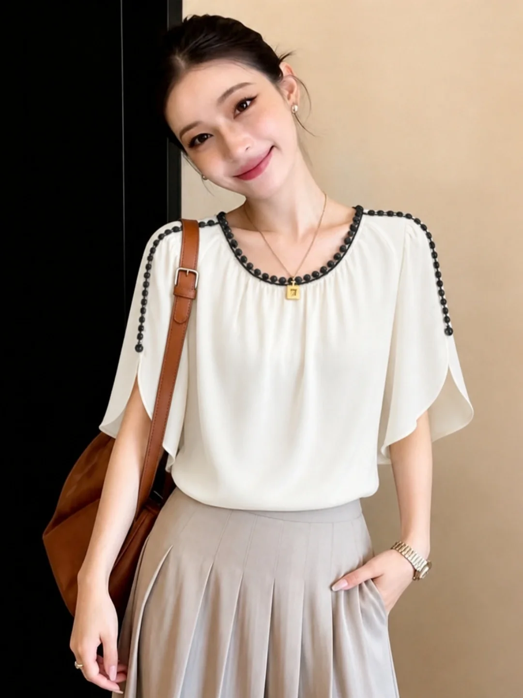 Casual Versatile Design Sensation Short Sleeve Shirt Loose Fit Summer Slimming Top Korean Style Straight Cut Commute Wear
Casual Versatile Design Sensation Short Sleeve Shirt Loose Fit Summer Slimming Top Korean Style Straight Cut Commute Wear