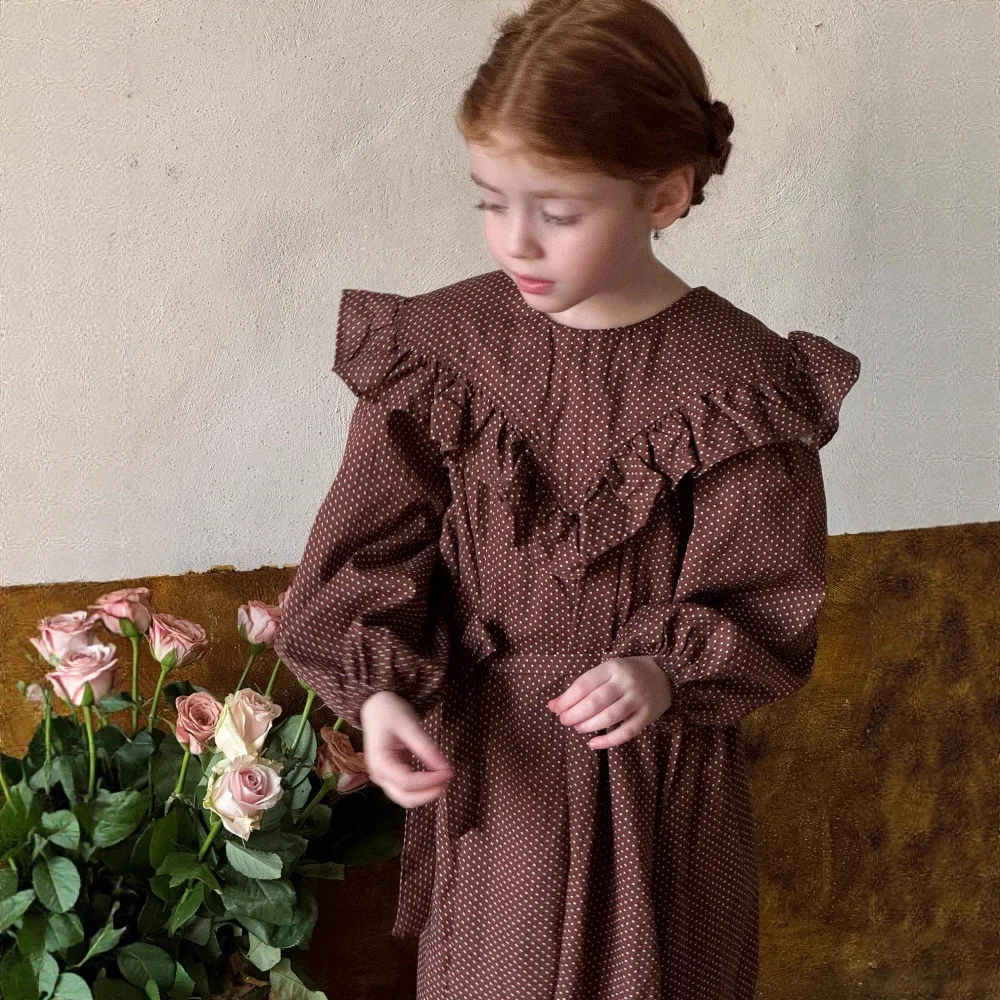 2025 Autumn New Girls Retro Polka Point Big Turn-down Collar Dress Korean Girls Waist Strap Long Dress 
2025 Autumn New Girls Retro Polka Point Big Turn-down Collar Dress Korean Girls Waist Strap Long Dress