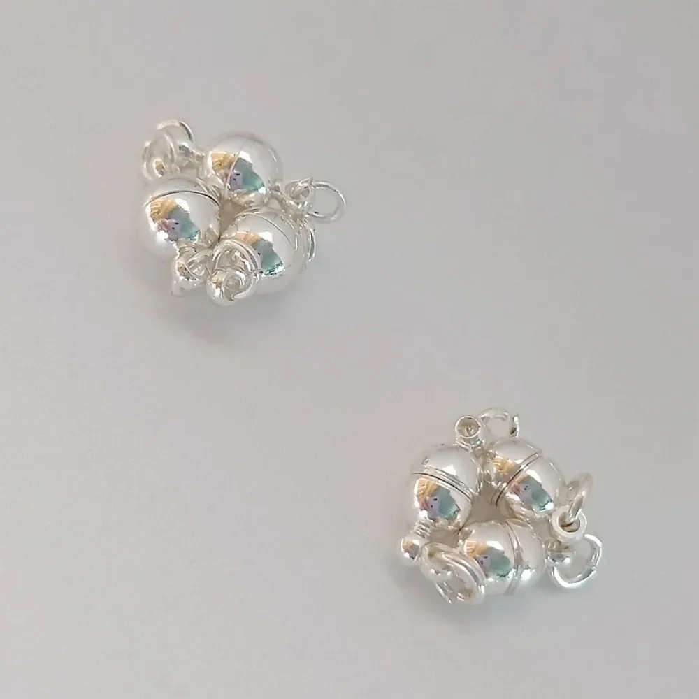 Silver Round Ball Magnetic Clasp Bracelet, Necklace, Pearl Hand Clasp, Magnetic Clasp, Link Clasp, DIY Handmade Accessories
Silver Round Ball Magnetic Clasp Bracelet, Necklace, Pearl Hand Clasp, Magnetic Clasp, Link Clasp, DIY Handmade Accessories