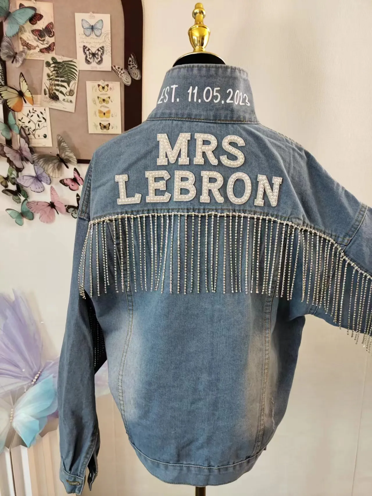 Bride Jacket with Rhinestone Diamond Fringe Nashville Bachelorette Denim Bridal Shower Jackets Personalized Name Wedding Coats
Bride Jacket with Rhinestone Diamond Fringe Nashville Bachelorette Denim Bridal Shower Jackets Personalized Name Wedding Coats
