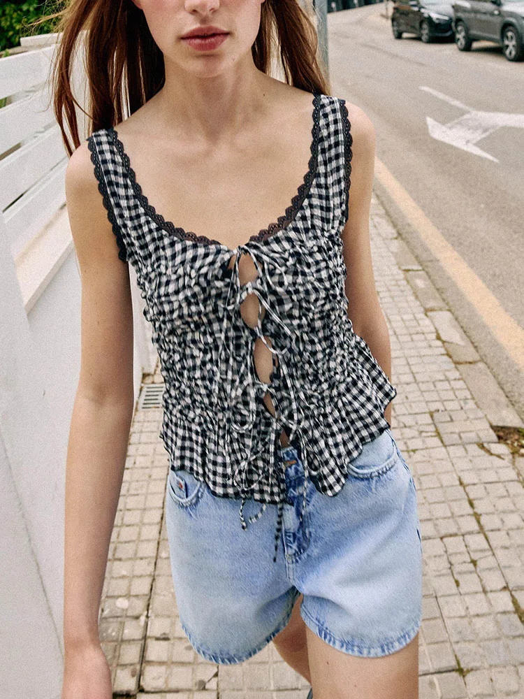 Summer 2026 New Women's round Neck Ruffle -Checkered Gown Folded Sleeveless Top Chinese Style Fashionable Elegant
Summer 2026 New Women's round Neck Ruffle -Checkered Gown Folded Sleeveless Top Chinese Style Fashionable Elegant