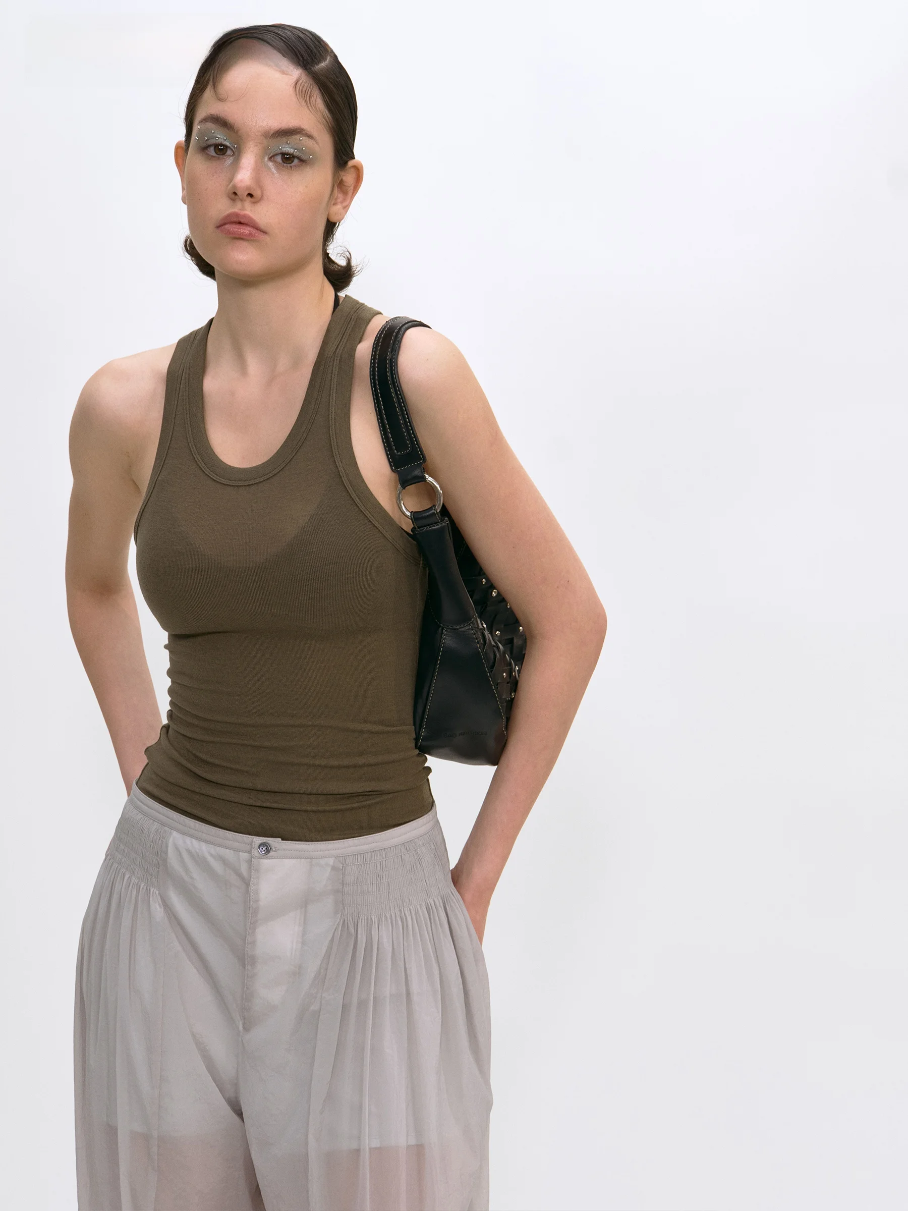 VERMO Soft Skin-Friendly High Elastic Cool Breathable Silk Wool U-Neck Vest Women's Slim Fit Fashion Summer Top
VERMO Soft Skin-Friendly High Elastic Cool Breathable Silk Wool U-Neck Vest Women's Slim Fit Fashion Summer Top