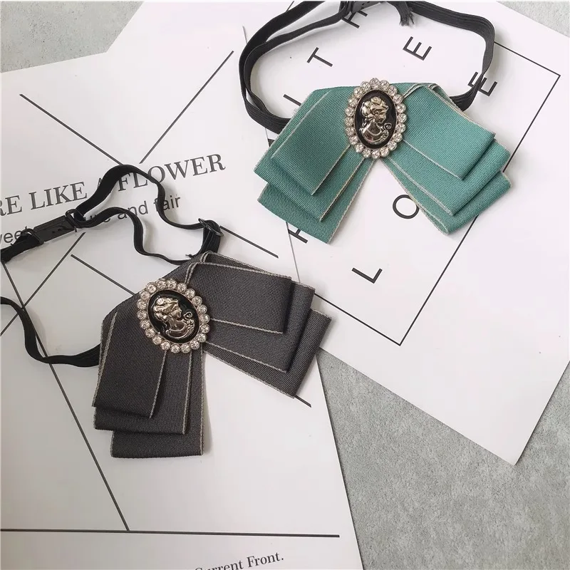 Британский многослойный воротник с бантом и цветком для мужчин и женщин, официальная деловая свадьба, жених, шафер, свадебный бант, корейская версия, бесплатная доставка
Британский многослойный воротник с бантом и цветком для мужчин и женщин, официальная деловая свадьба, жених, шафер, свадебный бант, корейская версия, бесплатная доставка