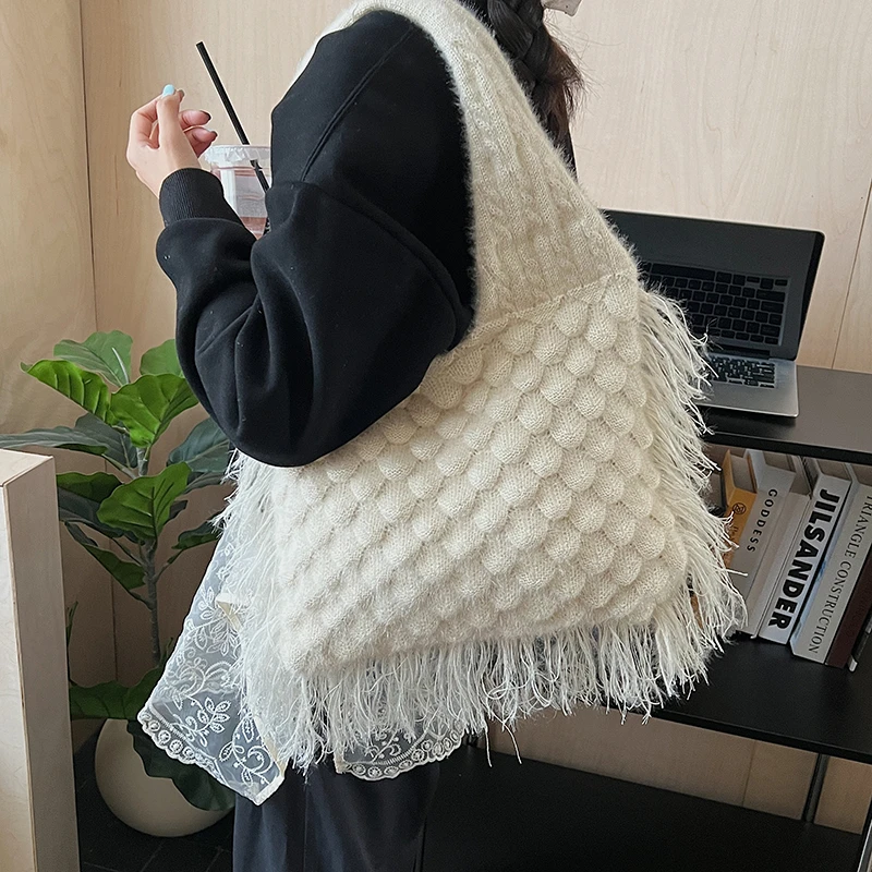 Дизайнерская тканая вязаная сумка на плечо, модная ажурная сумка-тоут, женская большая сумка-шоппер, женская вязаная крючком сумка, шикарная
Дизайнерская тканая вязаная сумка на плечо, модная ажурная сумка-тоут, женская большая сумка-шоппер, женская вязаная крючком сумка, шикарная