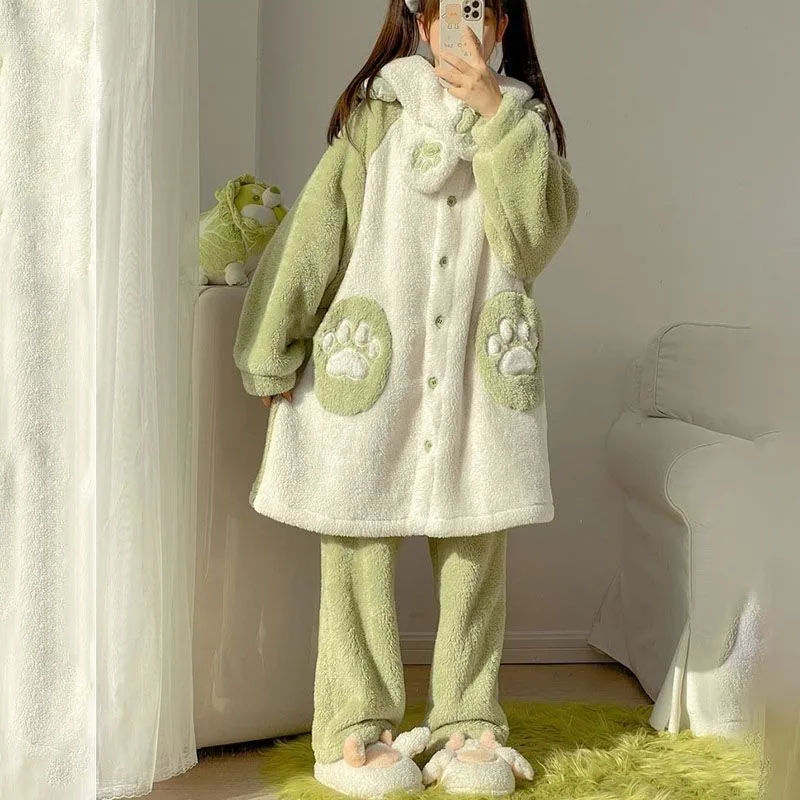 Зеленый пижамный комплект Kawaii, утолщенное пальто из кораллового флиса + длинные брюки, милая фланелевая ночная рубашка с героями мультфильмов, новинка 2025, осень-зима
Зеленый пижамный комплект Kawaii, утолщенное пальто из кораллового флиса + длинные брюки, милая фланелевая ночная рубашка с героями мультфильмов, новинка 2025, осень-зима