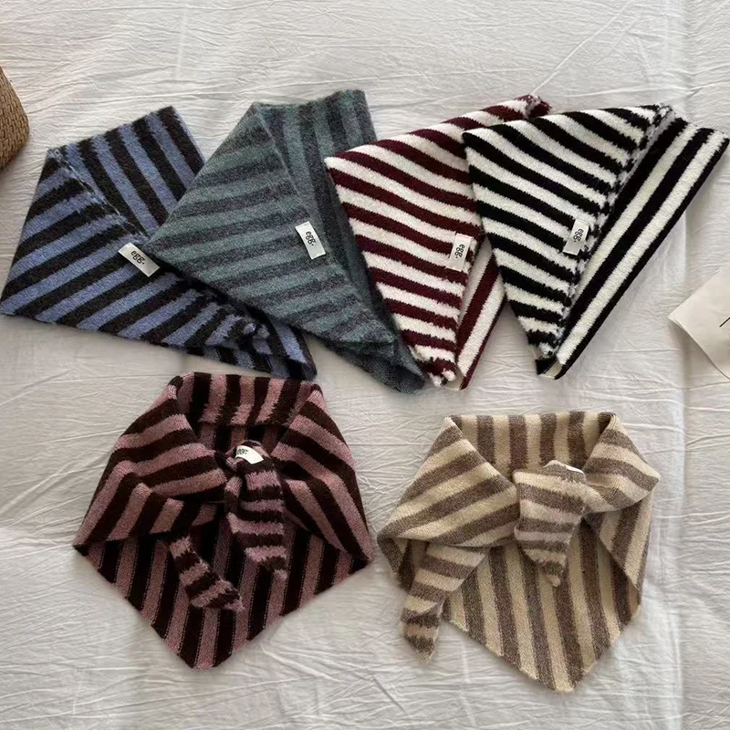 Осенне-зимний полосатый шерстяной вязаный шарф для девочек, детский маленький шарф, универсальный теплый корейский треугольный теплый мягкий шарф
Осенне-зимний полосатый шерстяной вязаный шарф для девочек, детский маленький шарф, универсальный теплый корейский треугольный теплый мягкий шарф
