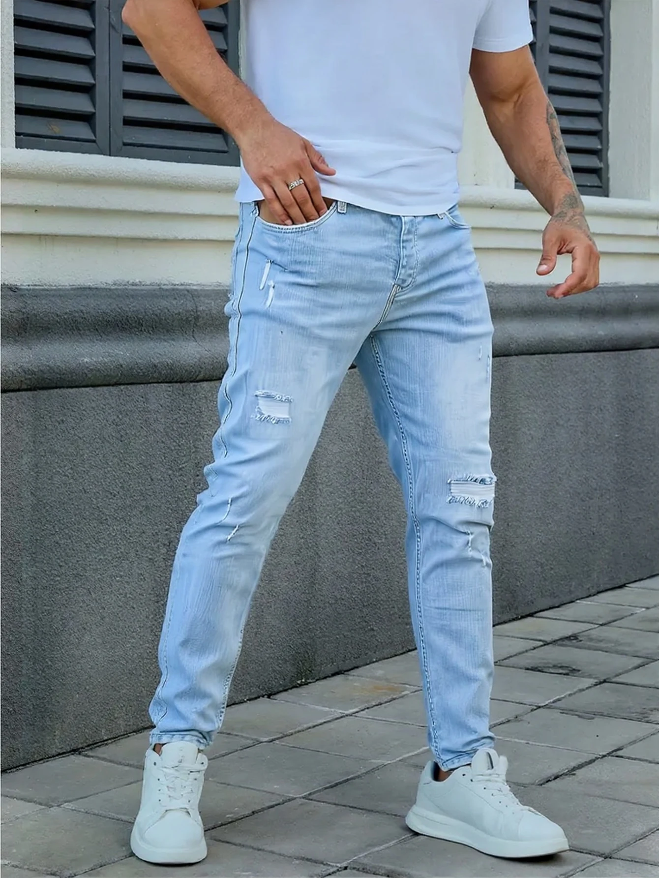 Мужские голубые потертые джинсы скинни, винтажный и потертый дизайн, простой и универсальный, легко создающий модный.
Мужские голубые потертые джинсы скинни, винтажный и потертый дизайн, простой и универсальный, легко создающий модный.