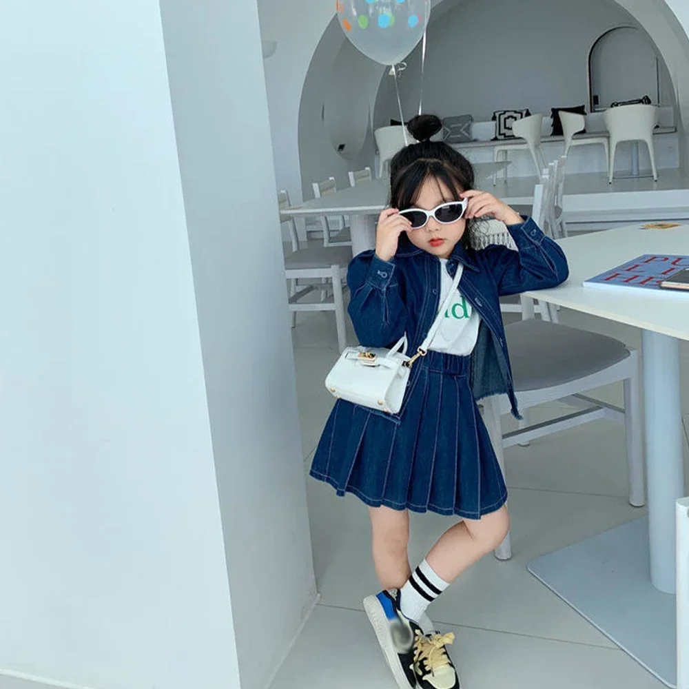 Girls' Denim Set 2024 Autumn New Polo Neck Bubble Sleeve Denim Shirt+Pleated Skirt Two Piece Fashion Children's Set
Girls' Denim Set 2024 Autumn New Polo Neck Bubble Sleeve Denim Shirt+Pleated Skirt Two Piece Fashion Children's Set