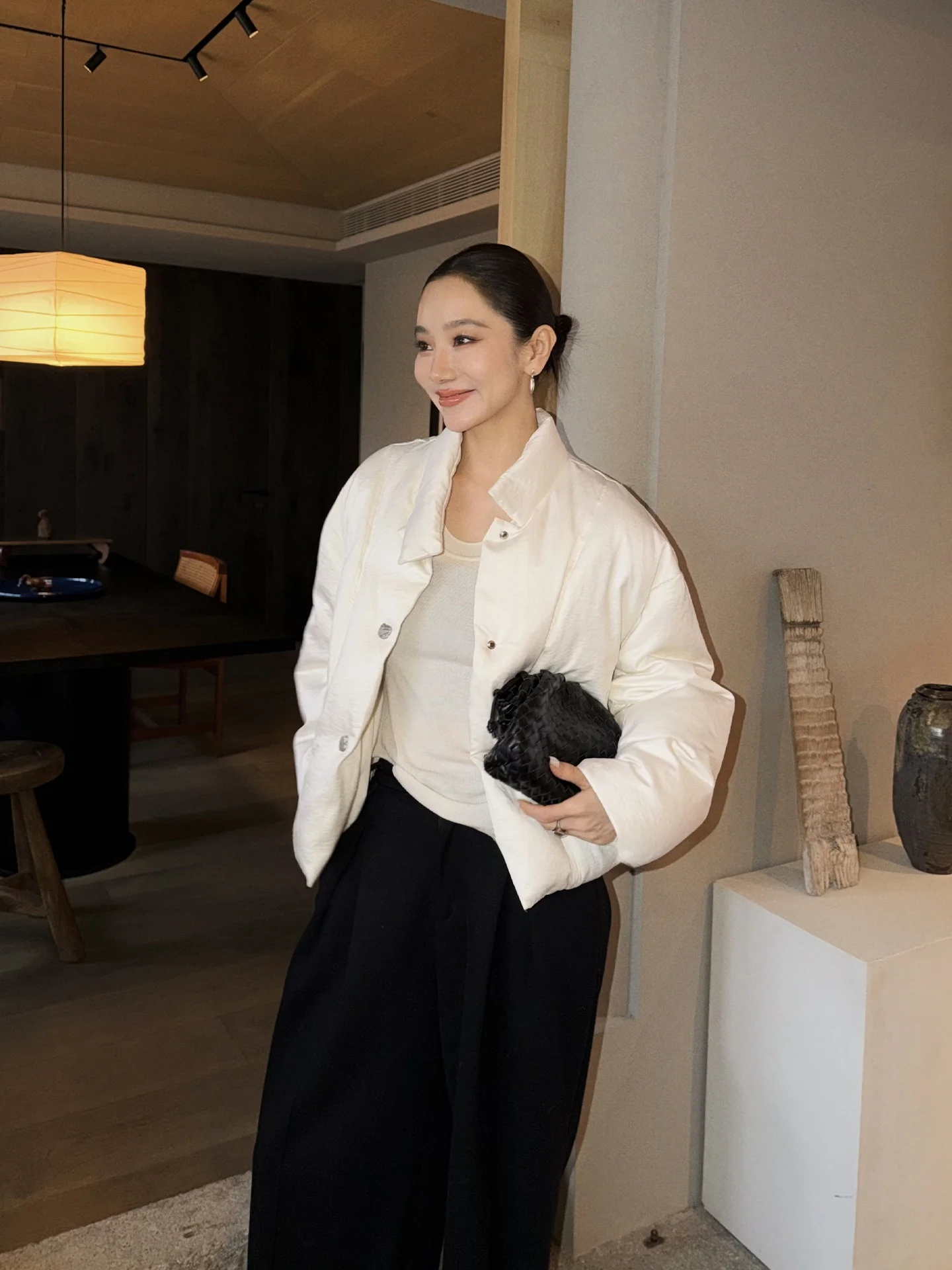 LiHuiEr Zurich Snowy Wildern: Элитный белый пуховик для женщин, повседневный свободный крой, полиэстер
LiHuiEr Zurich Snowy Wildern: Элитный белый пуховик для женщин, повседневный свободный крой, полиэстер