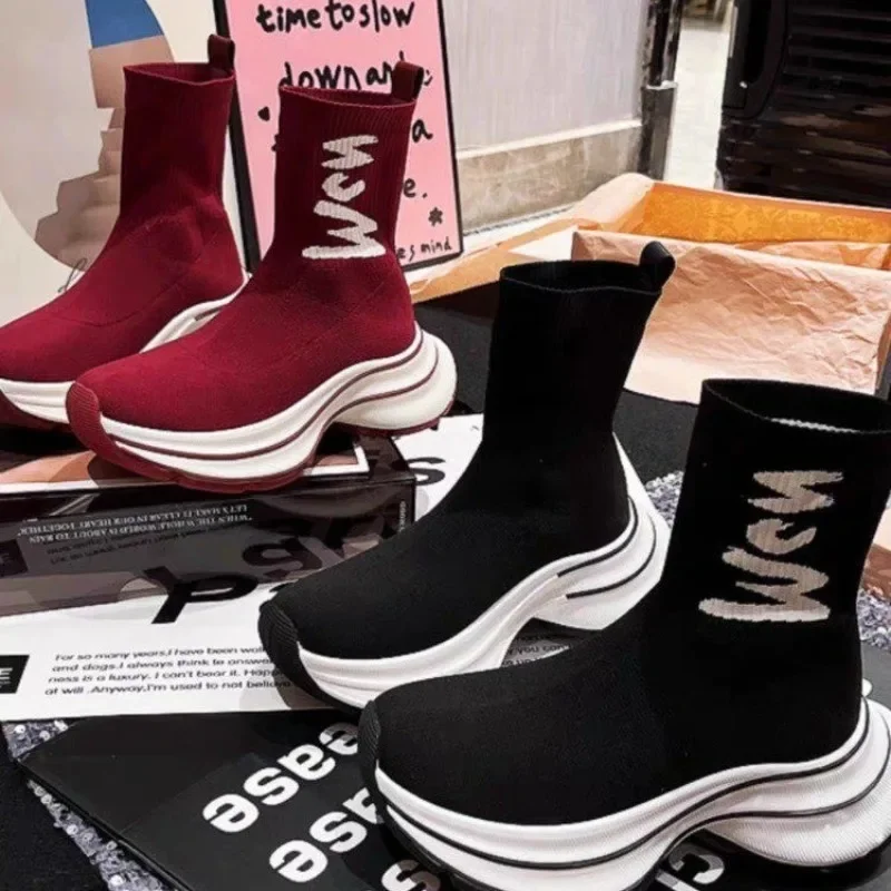 Women's Breathable 2024 summer and autumn new network hot sale knitted high top casual sports elastic short boots
Women's Breathable 2024 summer and autumn new network hot sale knitted high top casual sports elastic short boots