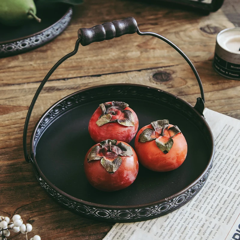 Retro Metal Plate Antique Metal Tray Handcrafted Round Iron Fruits Bread Tray with Handle Home Garden Restaurant Decoration
Retro Metal Plate Antique Metal Tray Handcrafted Round Iron Fruits Bread Tray with Handle Home Garden Restaurant Decoration