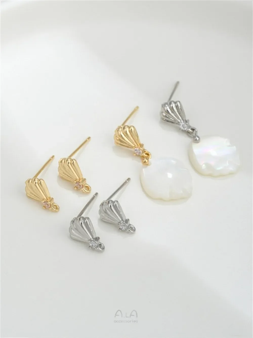 14K Gold Inlaid Zircon Scallop Shaped Earrings with Hanging Rings, DIY Handmade 925 Silver Ear Jewelry Accessories E317
14K Gold Inlaid Zircon Scallop Shaped Earrings with Hanging Rings, DIY Handmade 925 Silver Ear Jewelry Accessories E317