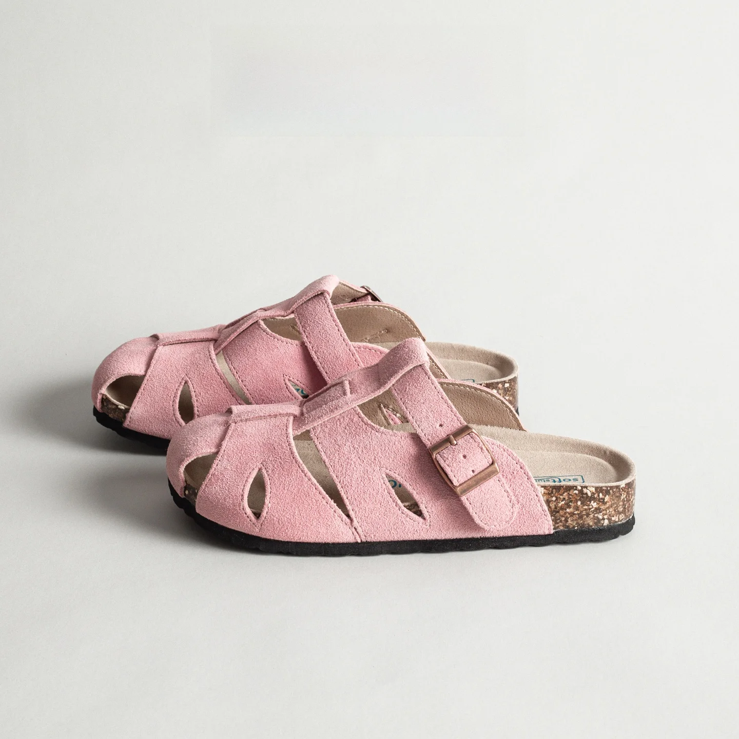 Pink Leather Hollow out Clog Slippers Women Summer Outdoor Wear Soft Wood Roman Thick Bottom Sandals
Pink Leather Hollow out Clog Slippers Women Summer Outdoor Wear Soft Wood Roman Thick Bottom Sandals