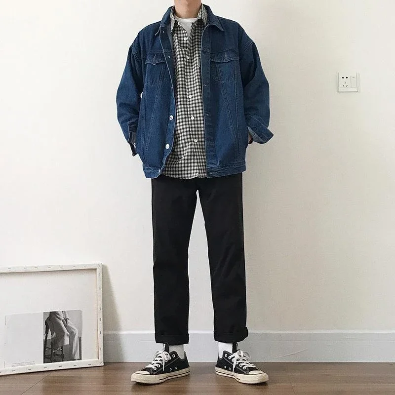 Темно-синее ковбойское пальто с лацканами для мужчин, популярная корейская одежда, модная модная потертая роскошная мужская одежда Y2k, брендовые джинсовые куртки в стиле рок, мужские
Темно-синее ковбойское пальто с лацканами для мужчин, популярная корейская одежда, модная модная потертая роскошная мужская одежда Y2k, брендовые джинсовые куртки в стиле рок, мужские