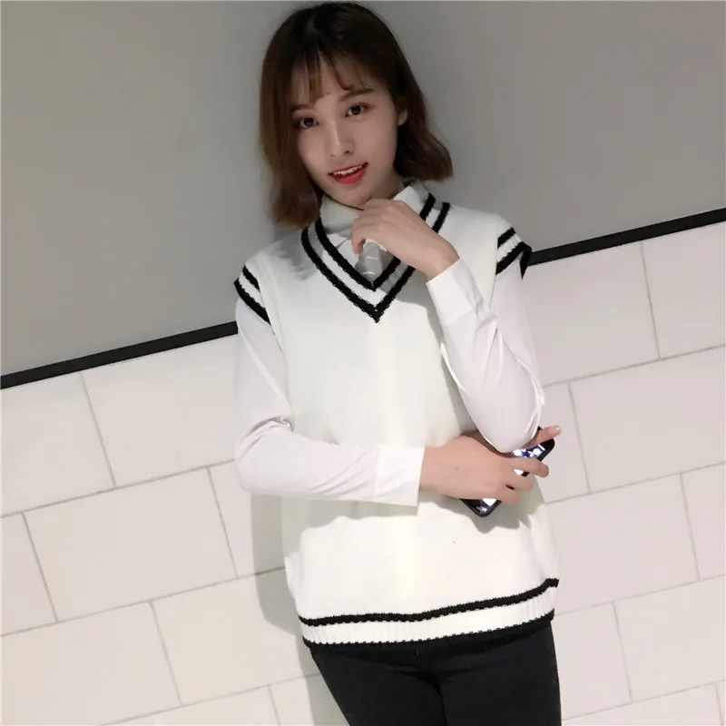 Large Sleeveless Vest Women Korean Casual Loose Knit Striped V Neck Sweater Female Girl Pullover White Vintage Clothing 2023
Large Sleeveless Vest Women Korean Casual Loose Knit Striped V Neck Sweater Female Girl Pullover White Vintage Clothing 2023