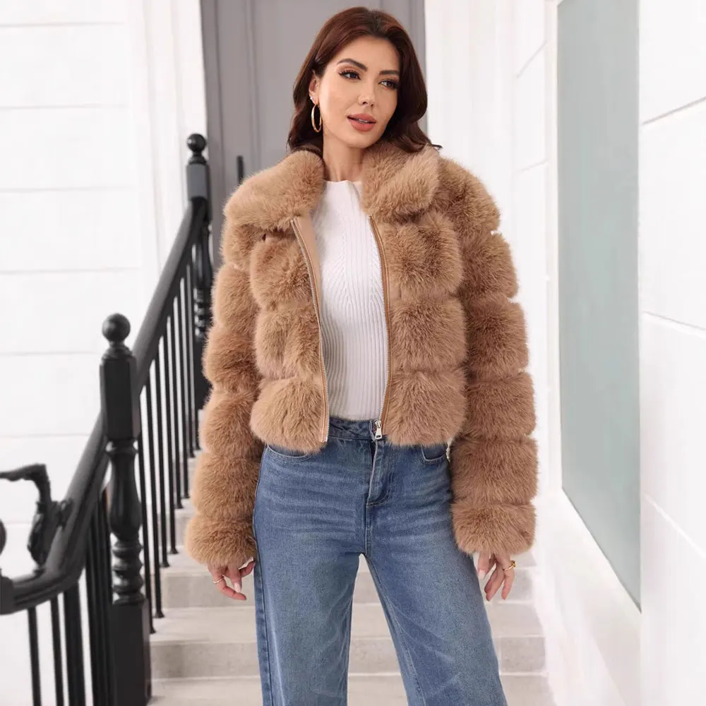 Пушистое пальто из искусственного меха, женская укороченная куртка с отложным воротником, модная толстая короткая верхняя одежда 2024, женская уличная одежда, плюшевые пальто 
Пушистое пальто из искусственного меха, женская укороченная куртка с отложным воротником, модная толстая короткая верхняя одежда 2024, женская уличная одежда, плюшевые пальто