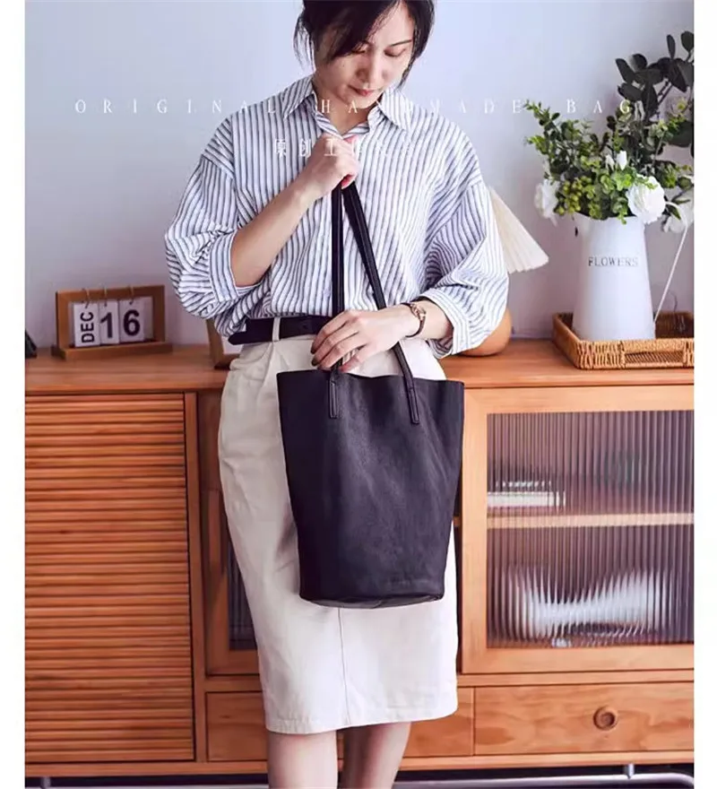 Simple casual high-quality genuine leather ladies tote bag weekend shopping designer luxury soft real cowhide women shoulder bag
Simple casual high-quality genuine leather ladies tote bag weekend shopping designer luxury soft real cowhide women shoulder bag