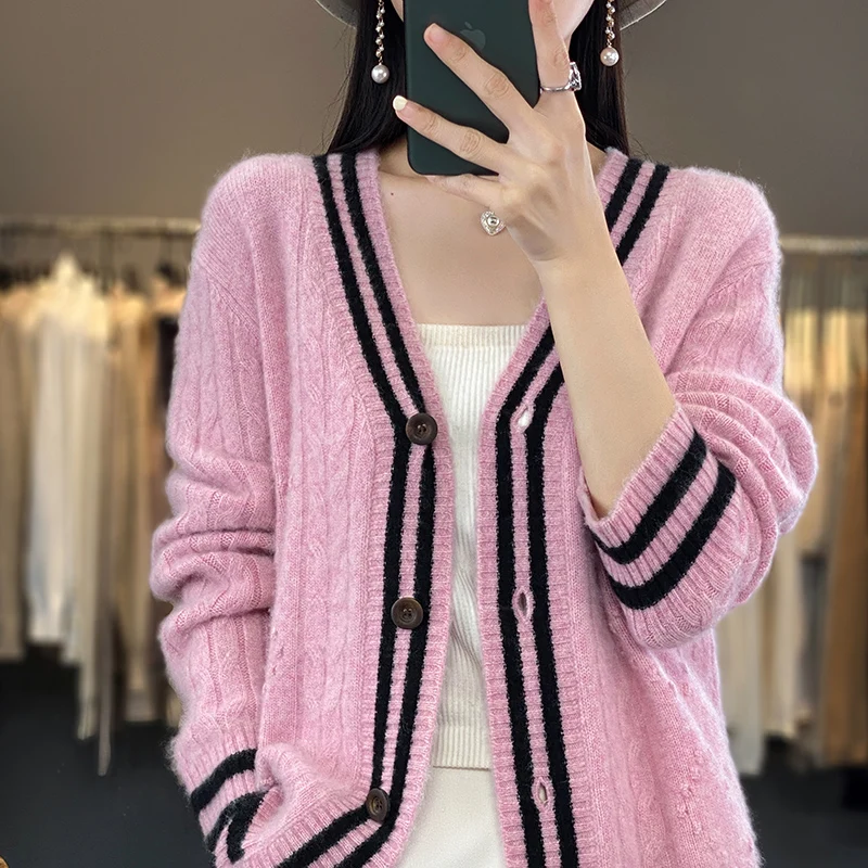 Spring clothes women 2024 V-neck cardigan sweater loose woolen sweater knitted jacket hollowed out pink top Korean fashion
Spring clothes women 2024 V-neck cardigan sweater loose woolen sweater knitted jacket hollowed out pink top Korean fashion