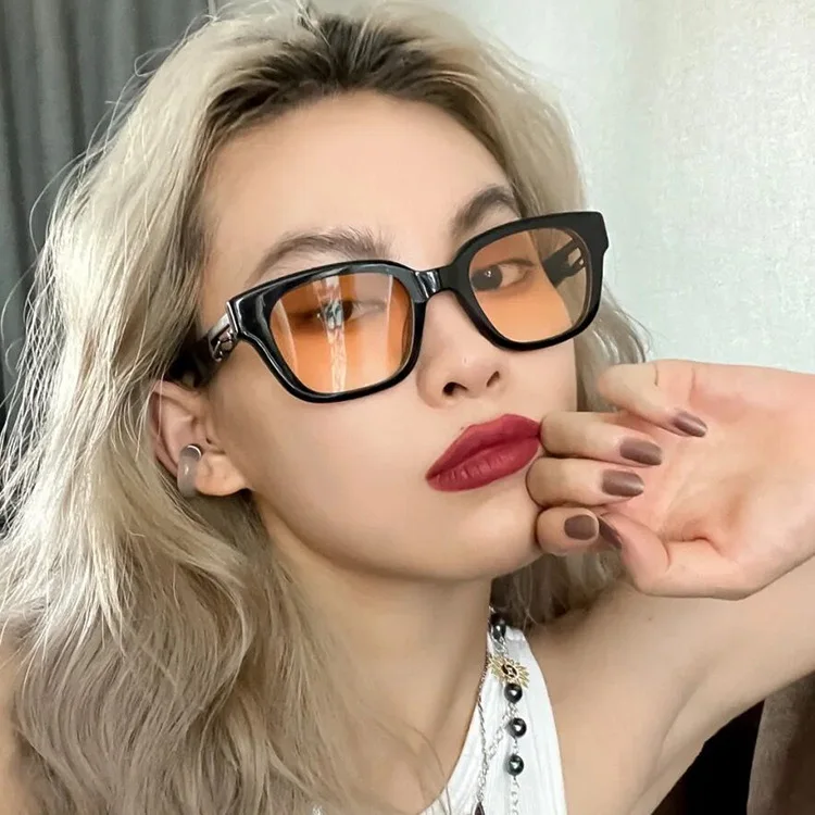 Personalized Concave Shape Sunglasses for Women European and American Retro Gradient Pink Sunglasses New Fashion Hip-hop Sun Protection Glasses for Men
Personalized Concave Shape Sunglasses for Women European and American Retro Gradient Pink Sunglasses New Fashion Hip-hop Sun Protection Glasses for Men