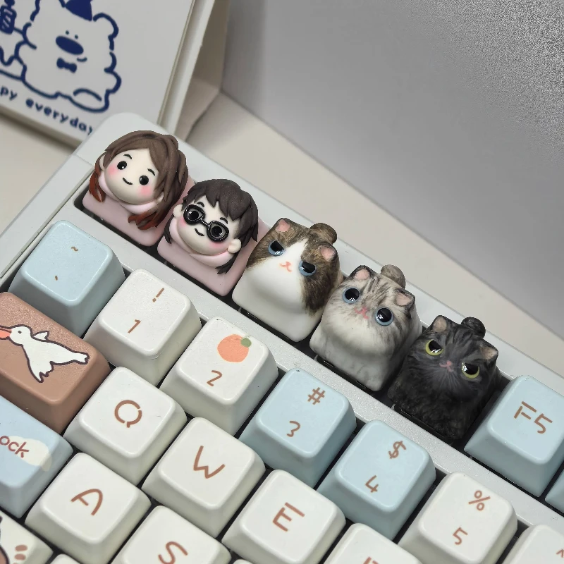 Cute Cat Anime Custom Keycaps Clay Original Kawaii Artisan Keycap Cartoon Handmade Game Key Caps for Mechanical Keyboard Gifts
Cute Cat Anime Custom Keycaps Clay Original Kawaii Artisan Keycap Cartoon Handmade Game Key Caps for Mechanical Keyboard Gifts