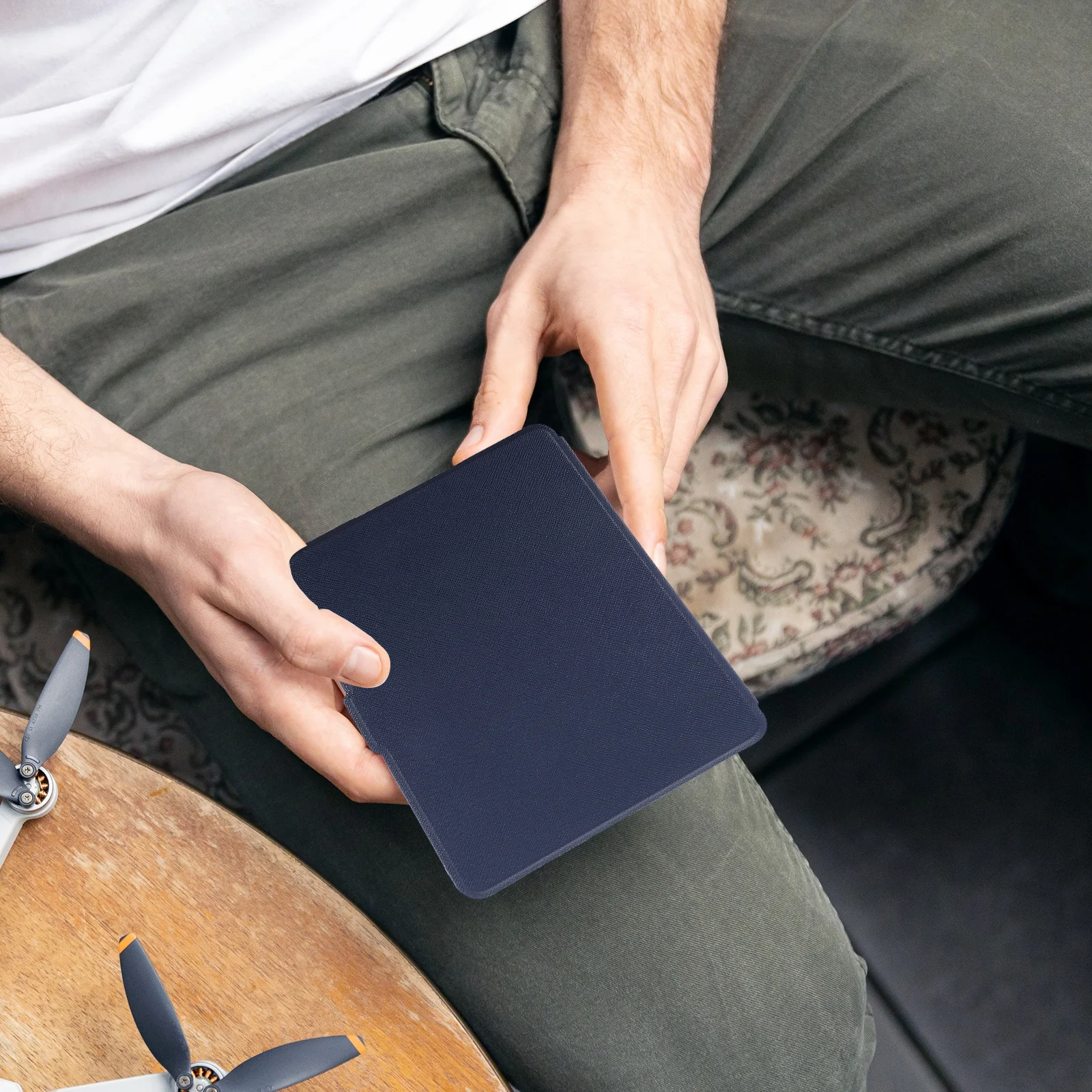 Electronic Case Reader for E- Book The Lining Is High-quality Microfiber Protective
Electronic Case Reader for E- Book The Lining Is High-quality Microfiber Protective