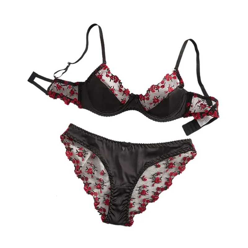 Романтический комплект нижнего белья с сетчатой вышивкой розы, сборным бюстгальтером и прозрачным бесшовным треугольным нижним бельем.
Романтический комплект нижнего белья с сетчатой вышивкой розы, сборным бюстгальтером и прозрачным бесшовным треугольным нижним бельем.