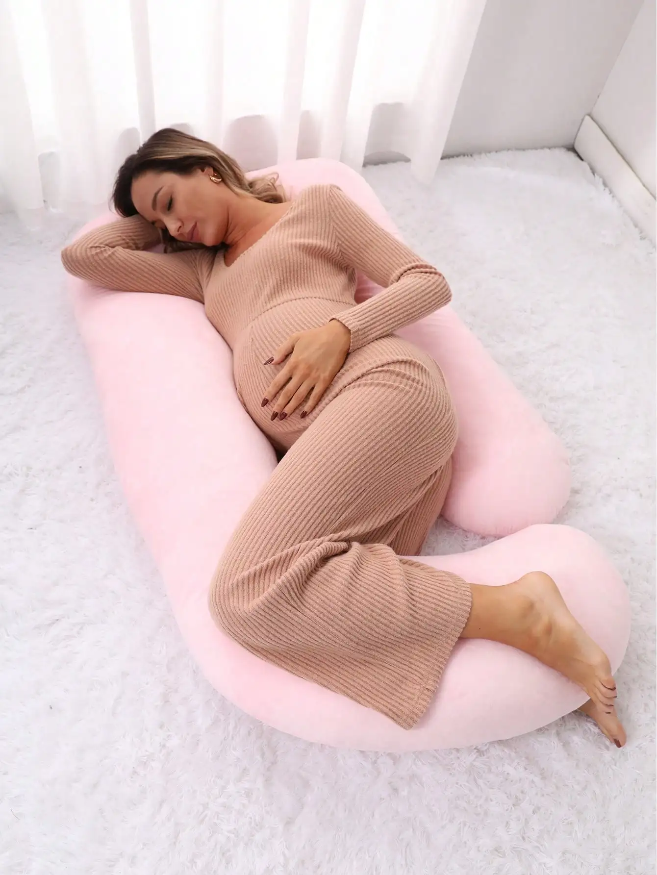 Soft Maternity Pillow For Side Sleeping With Waist & Abdomen Support
Soft Maternity Pillow For Side Sleeping With Waist & Abdomen Support