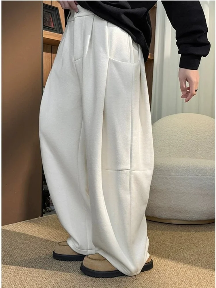 Мужские повседневные свободные брюки с широкими штанинами, универсальные, струящиеся, модные, простого дизайна, новинка 2026 года, прямые брюки.
Мужские повседневные свободные брюки с широкими штанинами, универсальные, струящиеся, модные, простого дизайна, новинка 2026 года, прямые брюки.