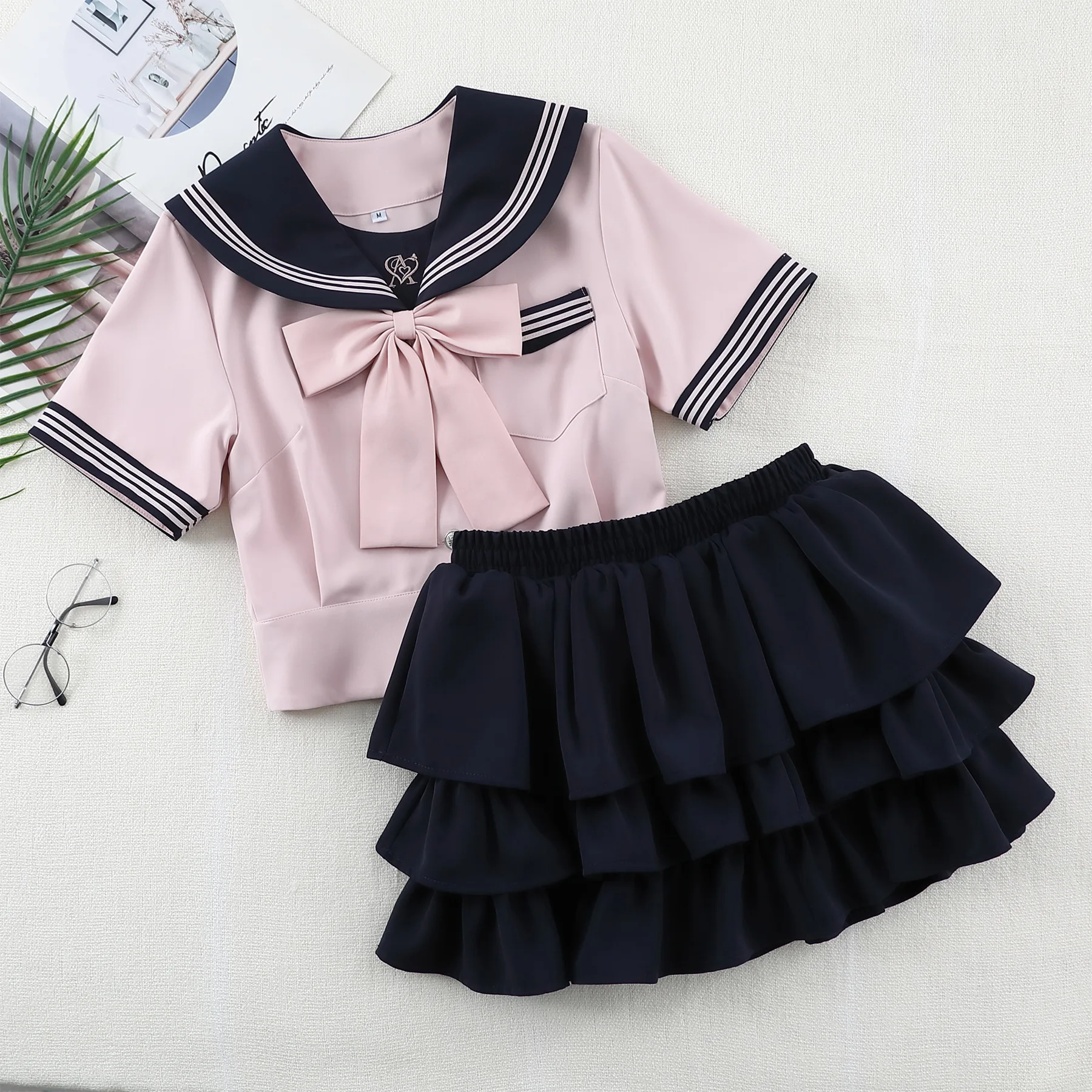 Women Japanese Sweet Girl Style JK Uniform, Sailor Suit Design With Pleated Skirt, College Style Outfit For Daily Campus Wear
Women Japanese Sweet Girl Style JK Uniform, Sailor Suit Design With Pleated Skirt, College Style Outfit For Daily Campus Wear