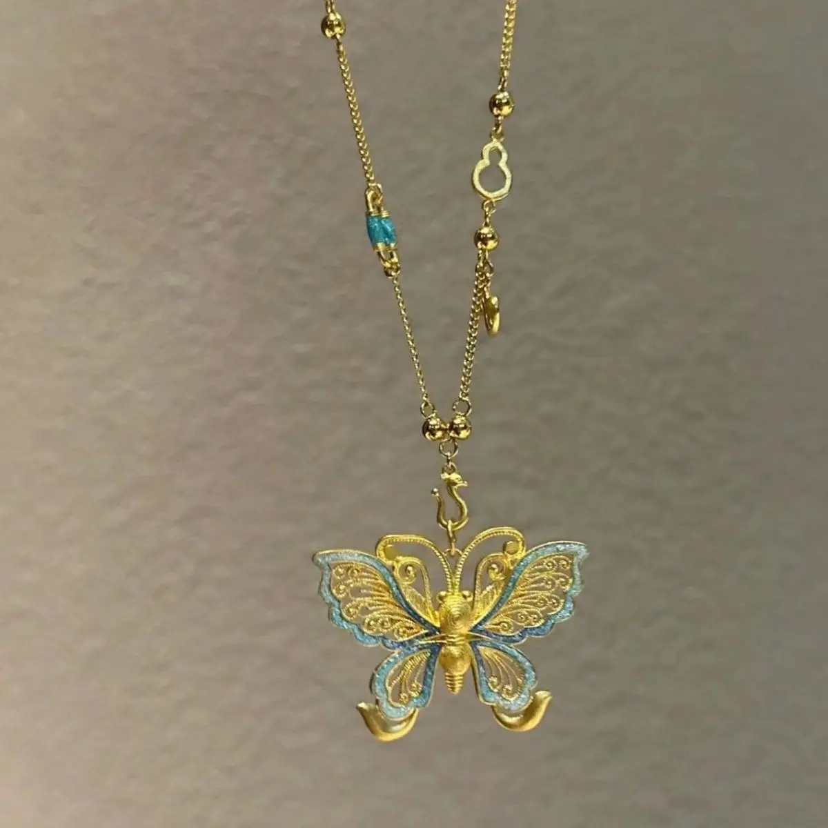UMQ High-Grade Vintage Necklace Butterfly High Temperature Burnt Blue Pendant Enamel Refined Grace Clavicle Gifts for Girlfriend
UMQ High-Grade Vintage Necklace Butterfly High Temperature Burnt Blue Pendant Enamel Refined Grace Clavicle Gifts for Girlfriend
