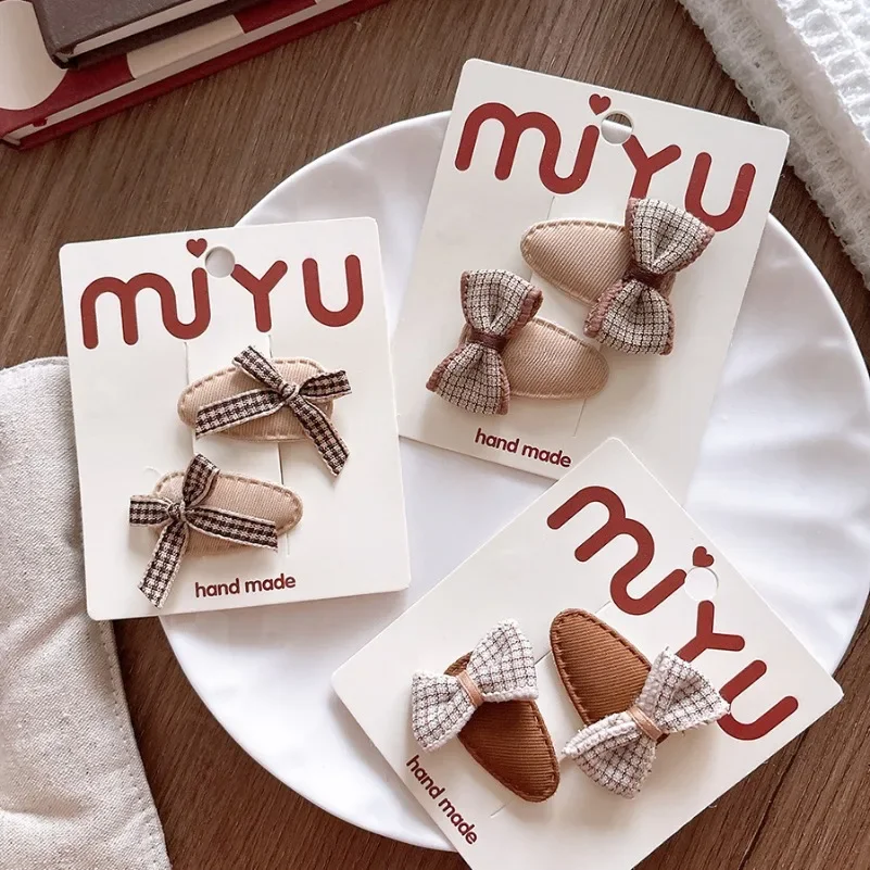Korean Bow Tie Hairpins Girl Milky Tea Colour Fabric Mini BB Hair Clip Cute Water Drop Plaid Hair Bow Baby Girls Accessories
Korean Bow Tie Hairpins Girl Milky Tea Colour Fabric Mini BB Hair Clip Cute Water Drop Plaid Hair Bow Baby Girls Accessories