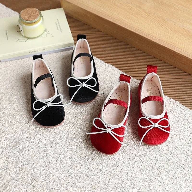 2026 New Girls Suede Flat Shoes Daily Wear Sweet Bowk Children's Leather Shoes Simple Non-slip Kids Fashion Ballet Shoes Slip-on
2026 New Girls Suede Flat Shoes Daily Wear Sweet Bowk Children's Leather Shoes Simple Non-slip Kids Fashion Ballet Shoes Slip-on