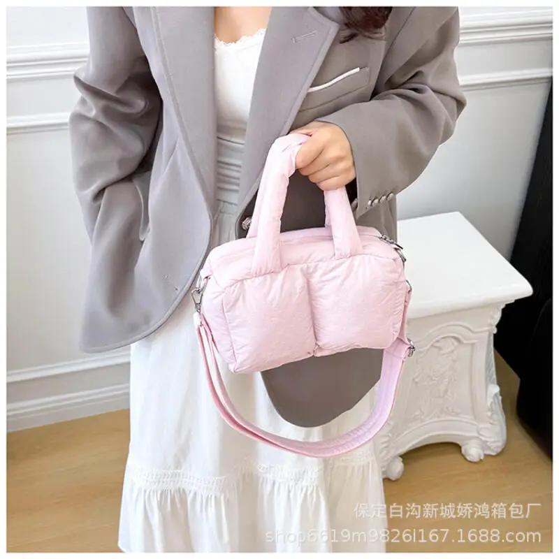 Handbag New Portable Down Dopamine Leisure Nylon One Shoulder Crossbody Tote Bag Large Capacity Fashion Storage Bag
Handbag New Portable Down Dopamine Leisure Nylon One Shoulder Crossbody Tote Bag Large Capacity Fashion Storage Bag